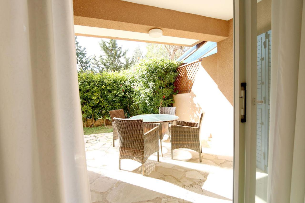 Victor Apartment Paphos Exterior photo